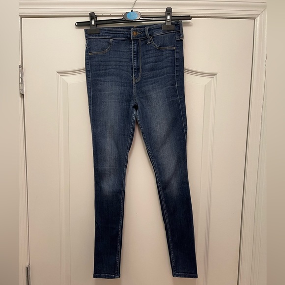 Hollister Ultra High-Rise Jean Leggings - Picture 3 of 13